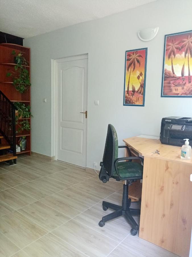 Hotel Toelgyfa Vendeghaz à Balatonszepezd Extérieur photo