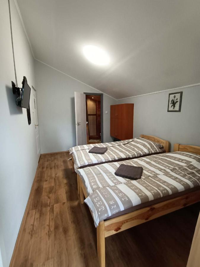 Hotel Toelgyfa Vendeghaz à Balatonszepezd Extérieur photo