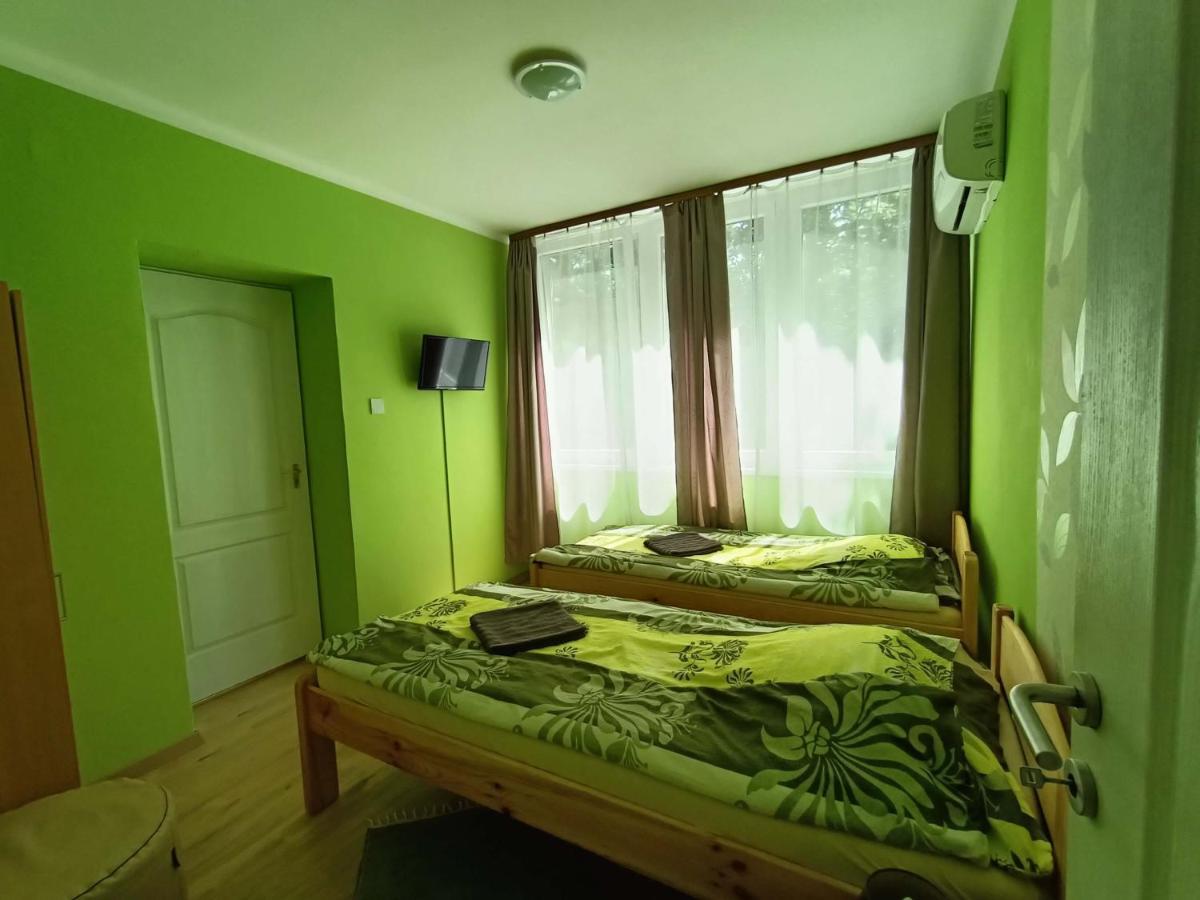 Hotel Toelgyfa Vendeghaz à Balatonszepezd Extérieur photo