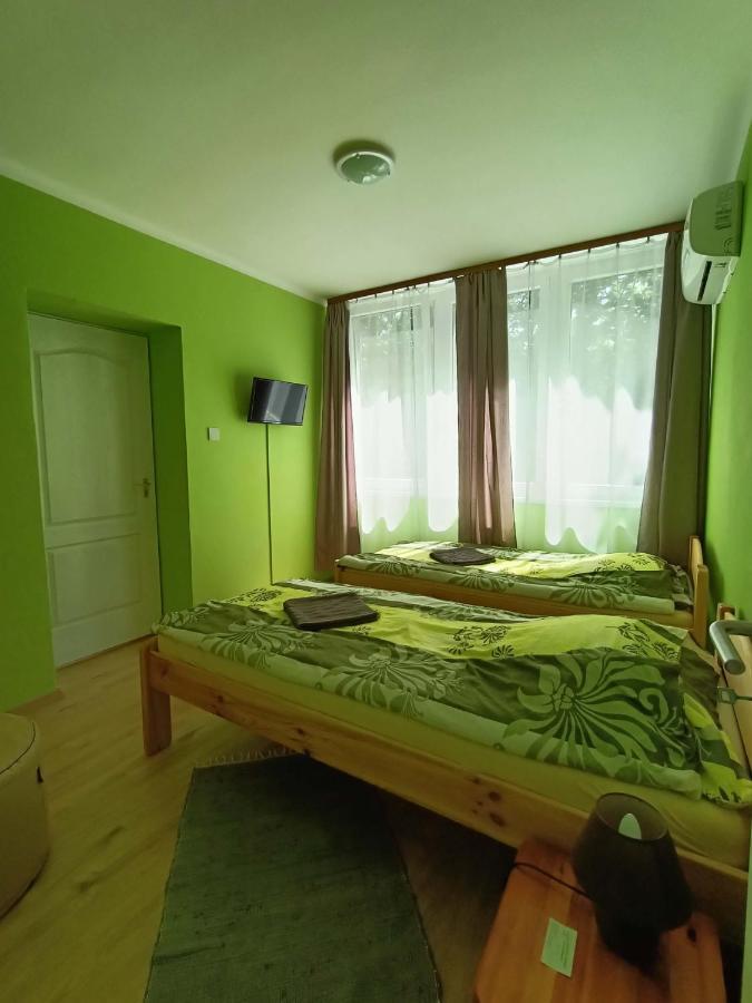 Hotel Toelgyfa Vendeghaz à Balatonszepezd Extérieur photo
