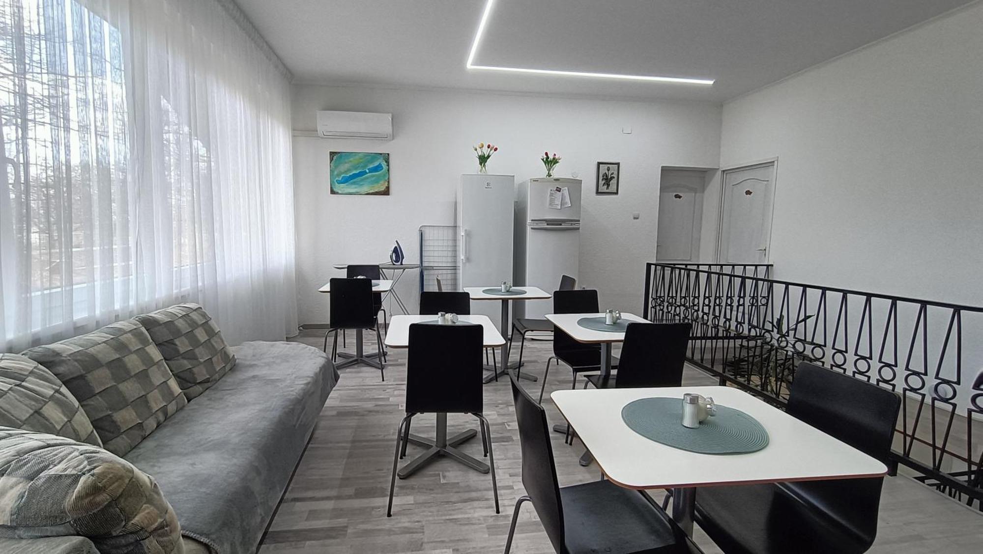 Hotel Toelgyfa Vendeghaz à Balatonszepezd Extérieur photo